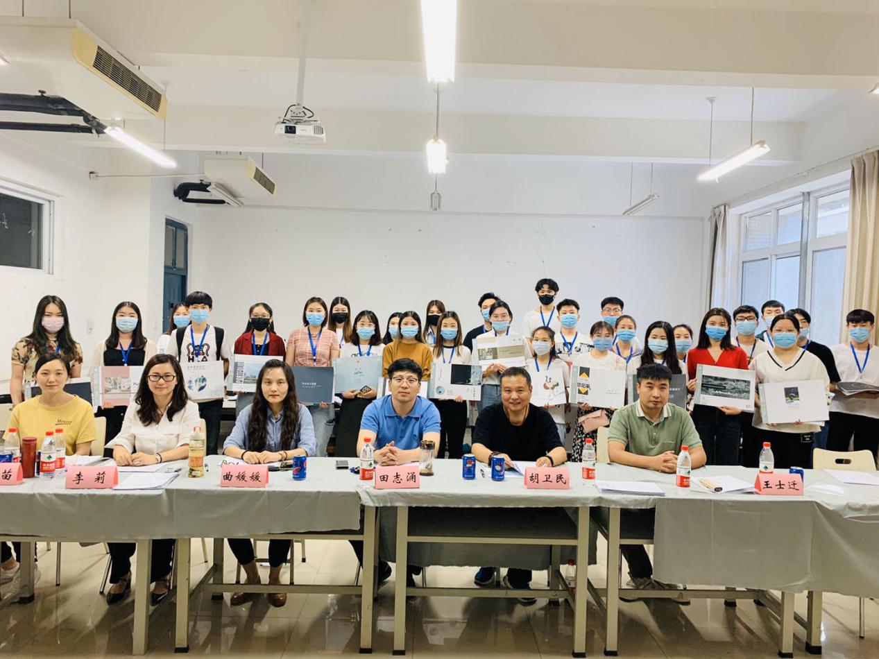 第三组答辩会后合影留念